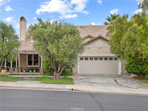 Photo of 25679 Smoketree Ln, Valencia, CA 91381 (MLS # SR26047365)