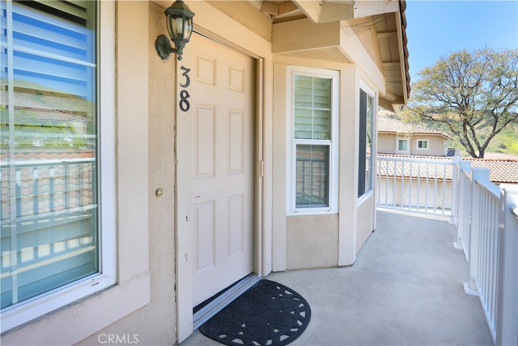 19801 Meadow Ridge