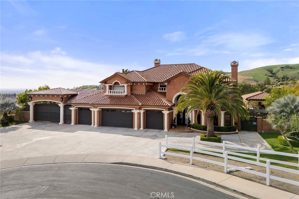 Photo of 3991 Hollow ridge ct Ct, Yorba Linda, CA 92887 (MLS # PW26036887)