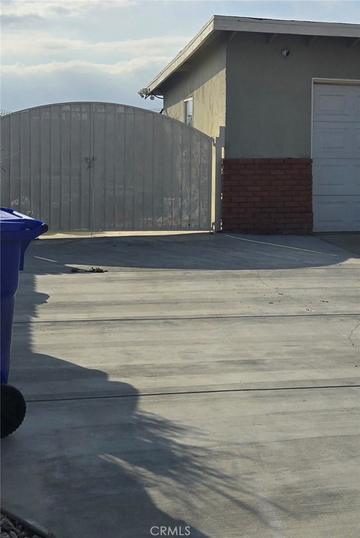 1788 N Acacia Avenue