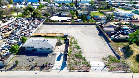 Photo of 771 San Jacinto St, San Bernardino, CA 92408 (MLS # CV26028258)