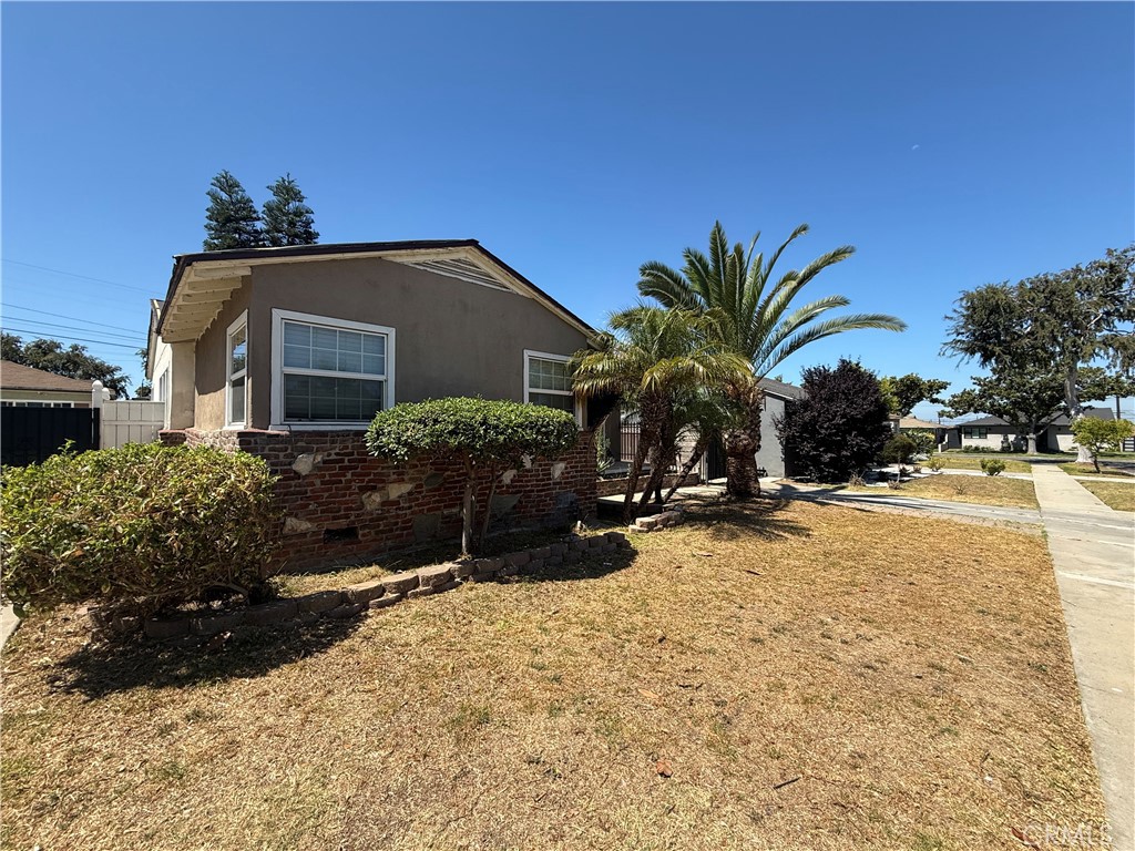1718 W 109th