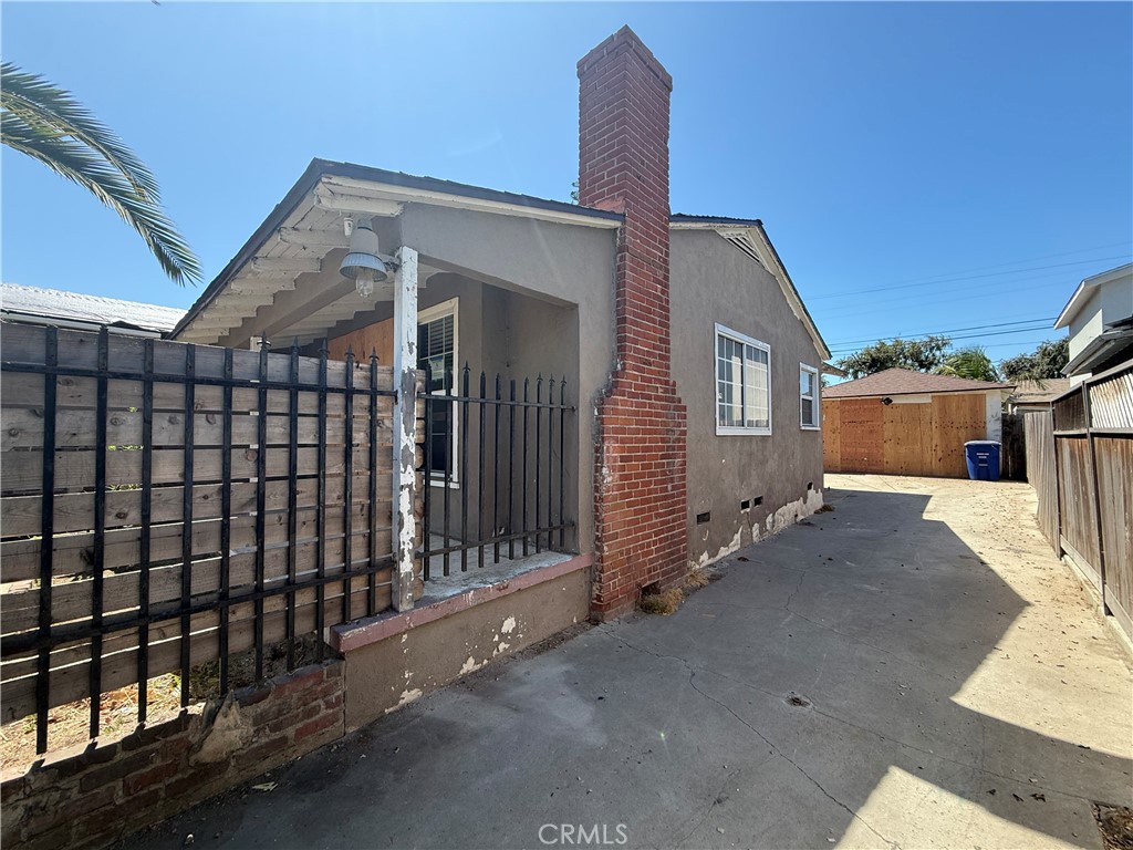 1718 W 109th
