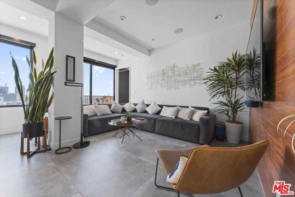 Photo of 10501 Wilshire Boulevard #1905, Los Angeles, CA 90024 (MLS # 25563885)