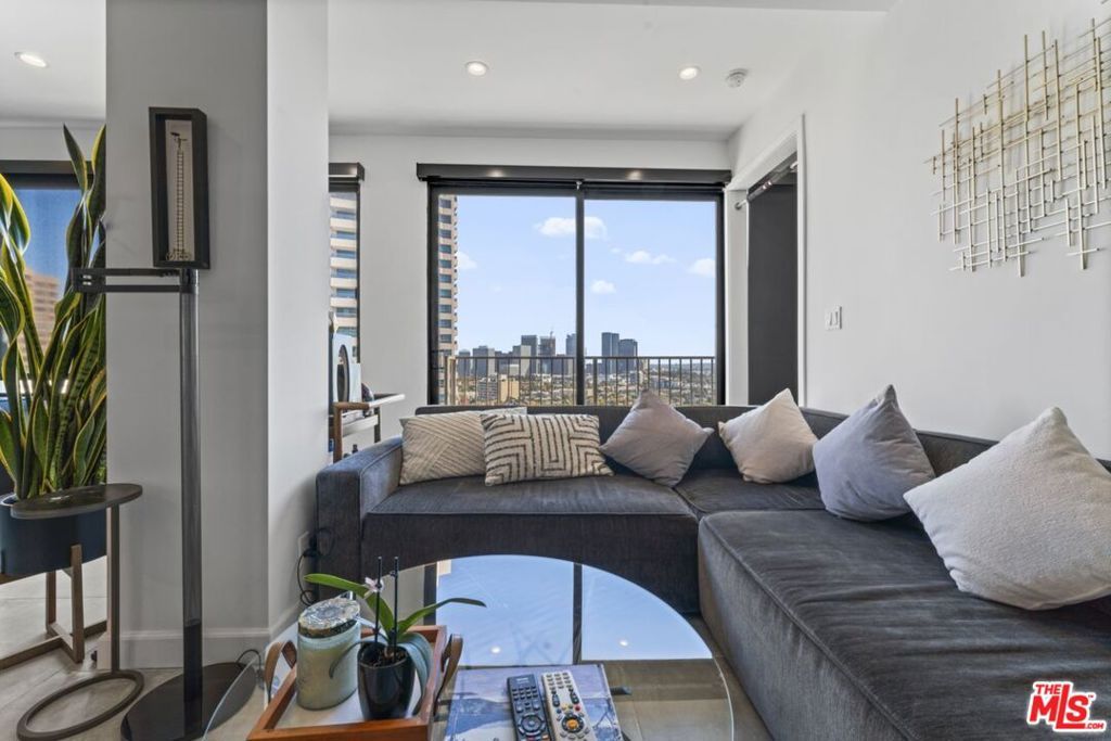 Photo of 10501 Wilshire Boulevard #1905, Los Angeles, CA 90024 (MLS # 25563885)