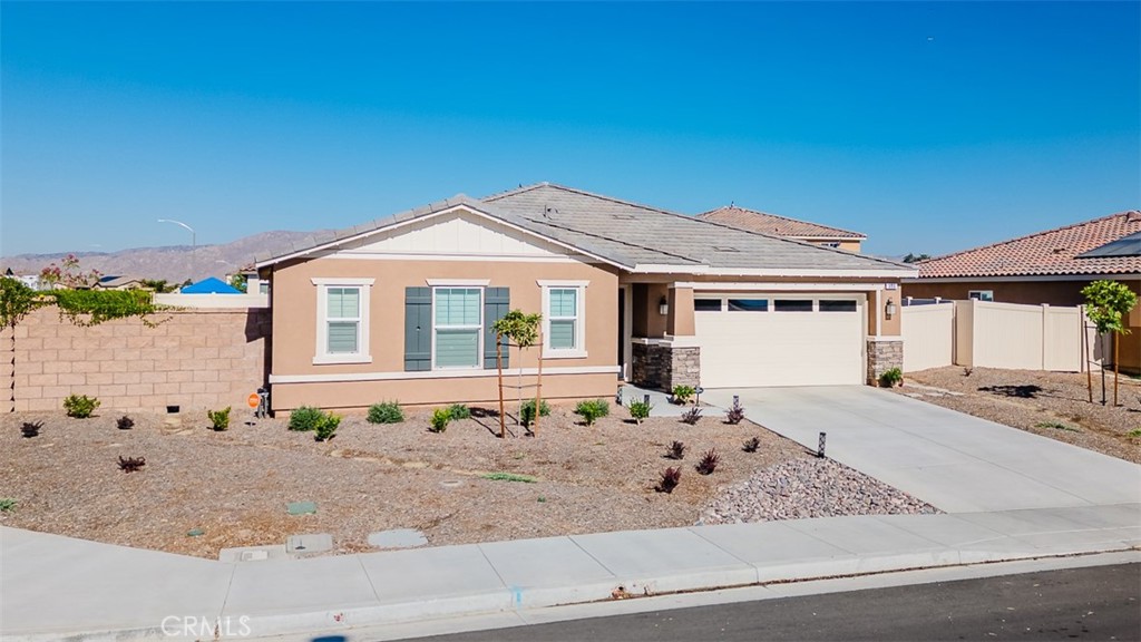 996 Woodstone Drive