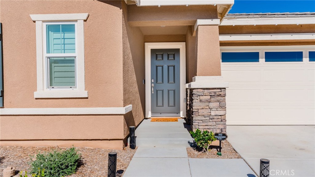 996 Woodstone Drive
