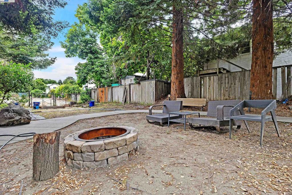 4816 San Pablo Ave