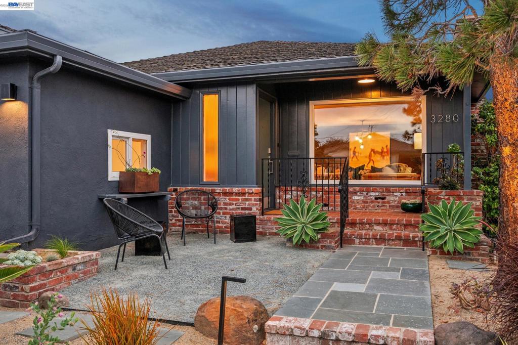 3280 Adams St St, Alameda CA 94501