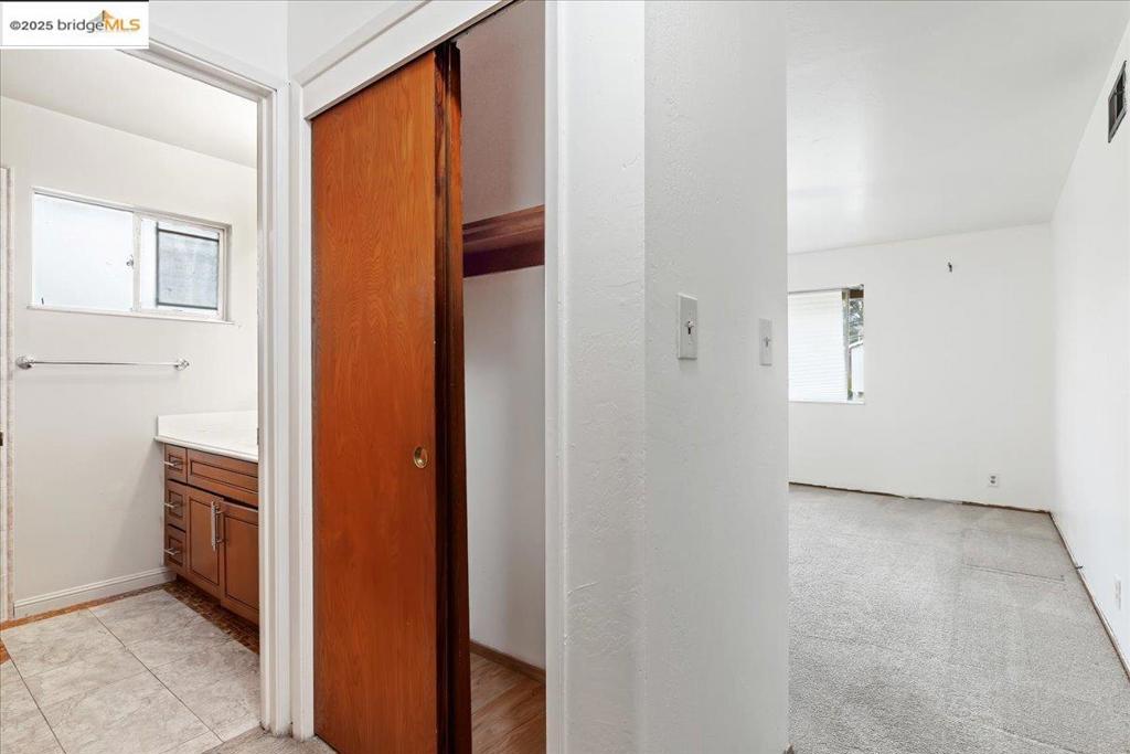 OAKLAND - Residential