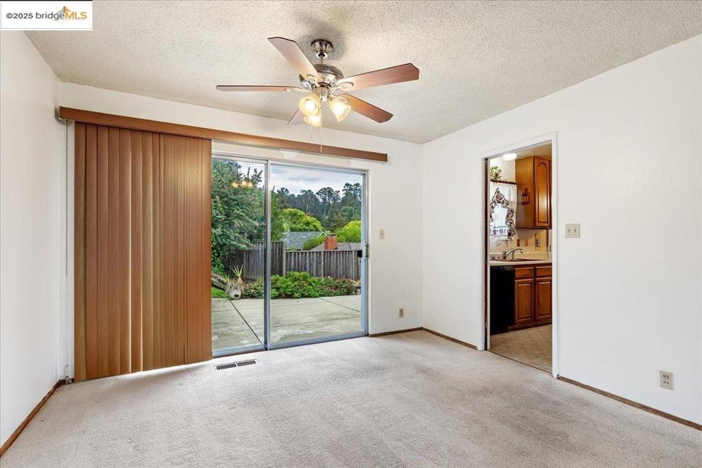 OAKLAND - Residential