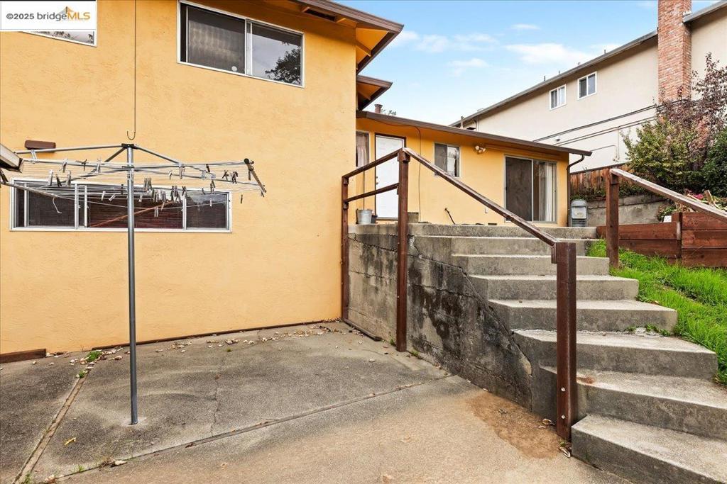 OAKLAND - Residential