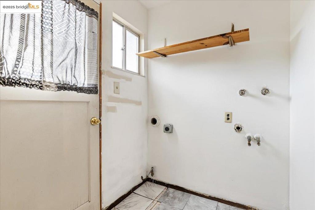 OAKLAND - Residential