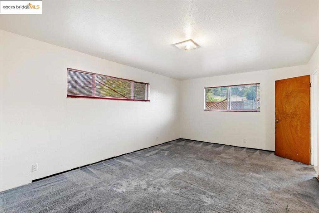 OAKLAND - Residential