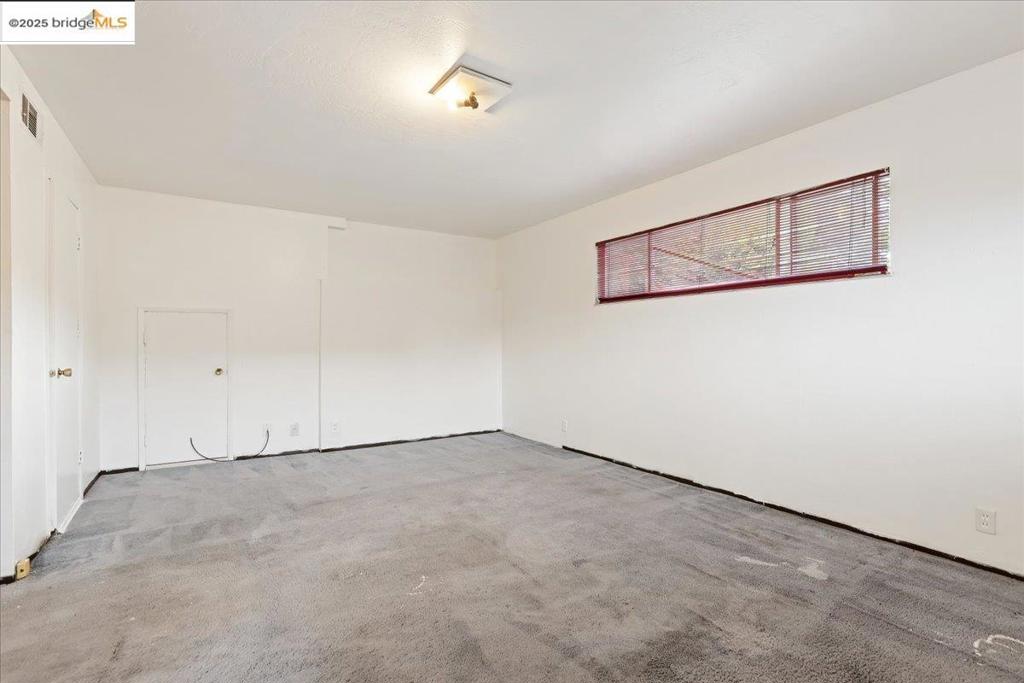 OAKLAND - Residential