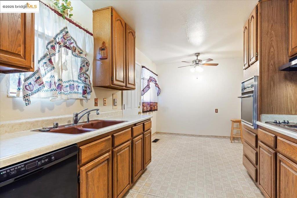 OAKLAND - Residential