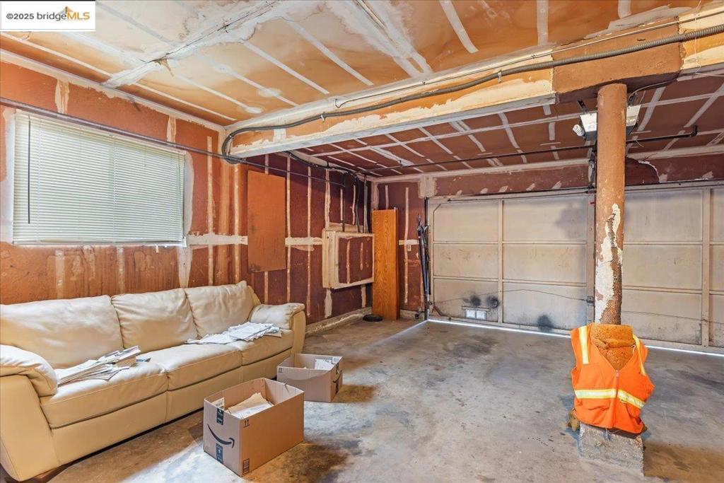 OAKLAND - Residential