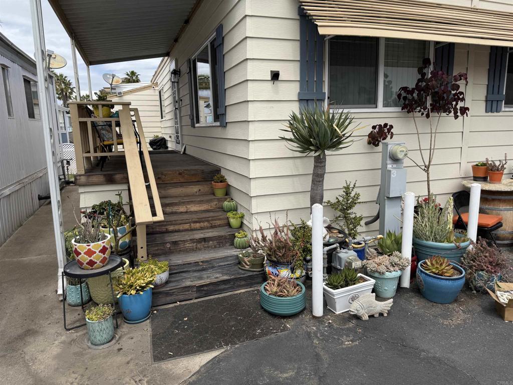 900 N Cleveland Street 3