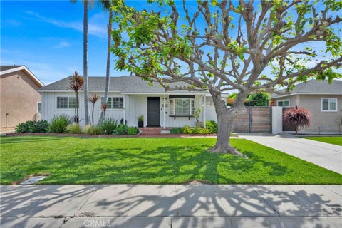 Photo of 2226 Senasac AVE, Long Beach, CA 90815 (MLS # OC26189999)