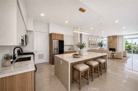 Photo of 401 N Serrano Ave #PH3, Los Angeles, CA 90004 (MLS # PW26091046)