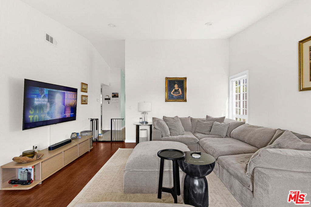 13223 Arabella Street