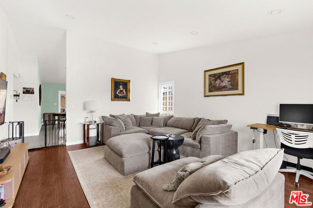 13223 Arabella Street