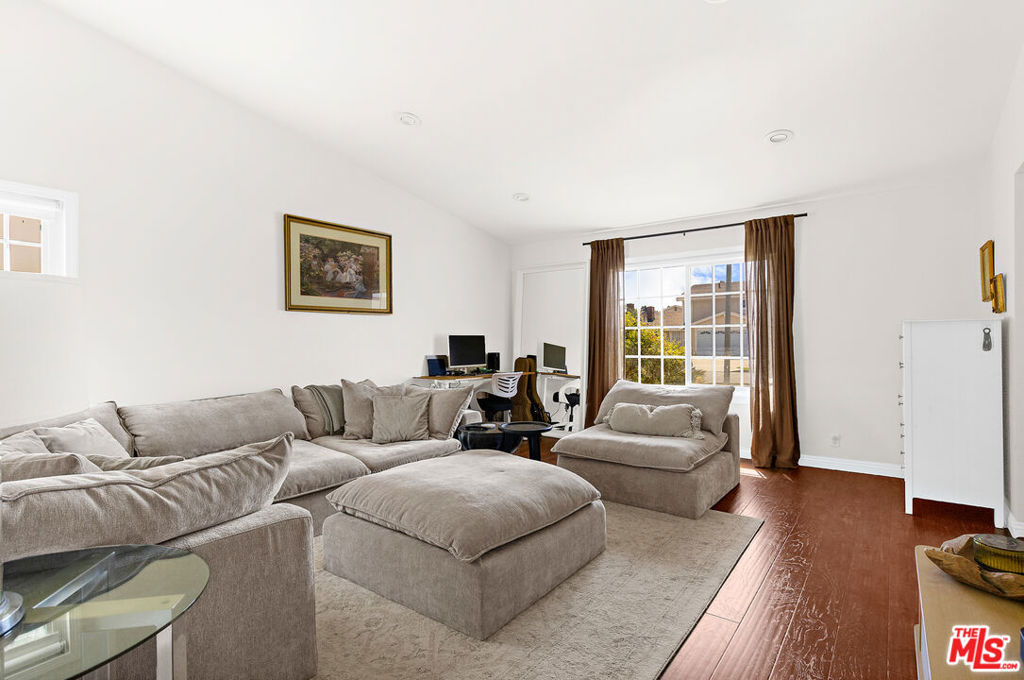 13223 Arabella Street