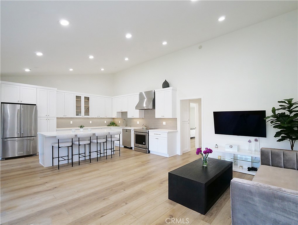822 Camino Real 202
