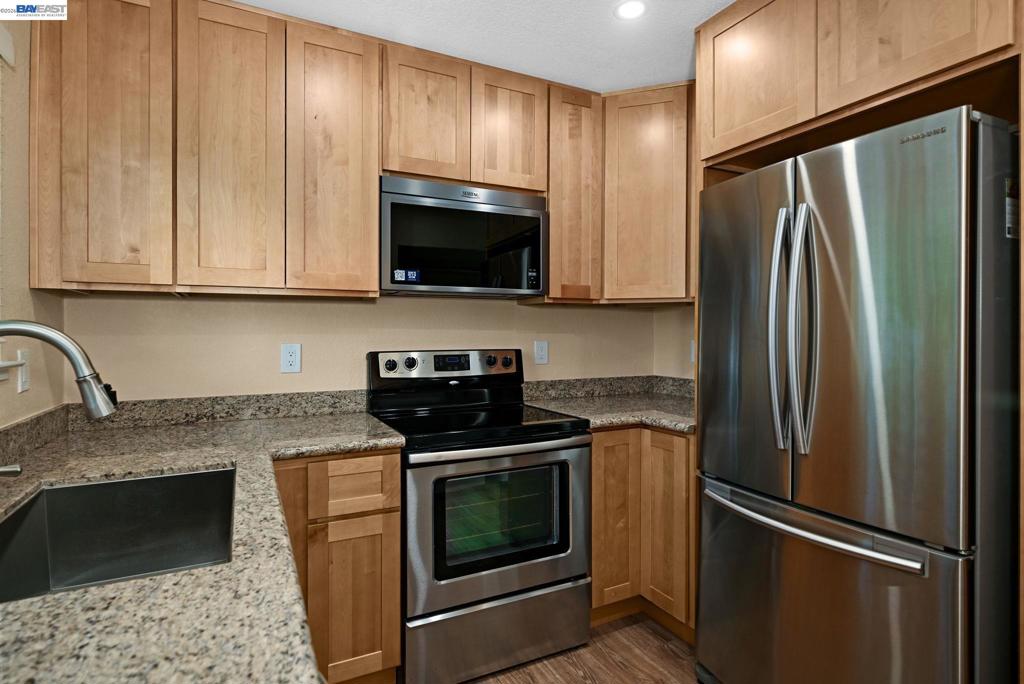1202 Spring Valley Cmn