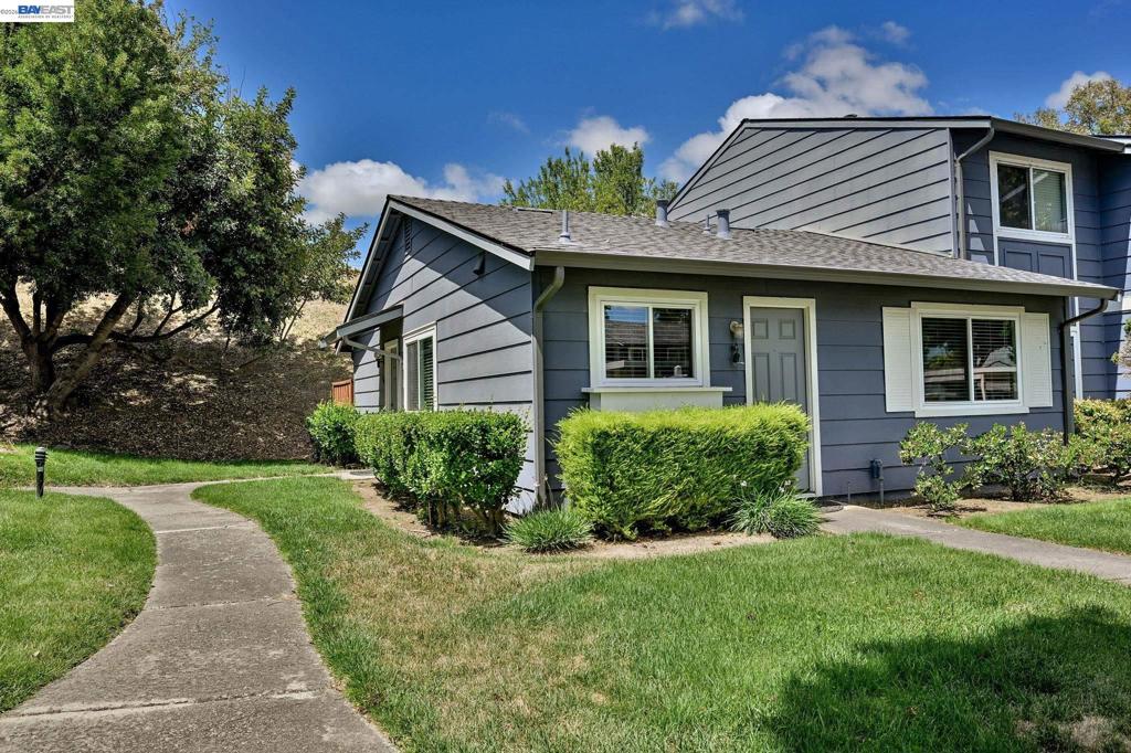 1202 Spring Valley Cmn CMN, Livermore CA 94551