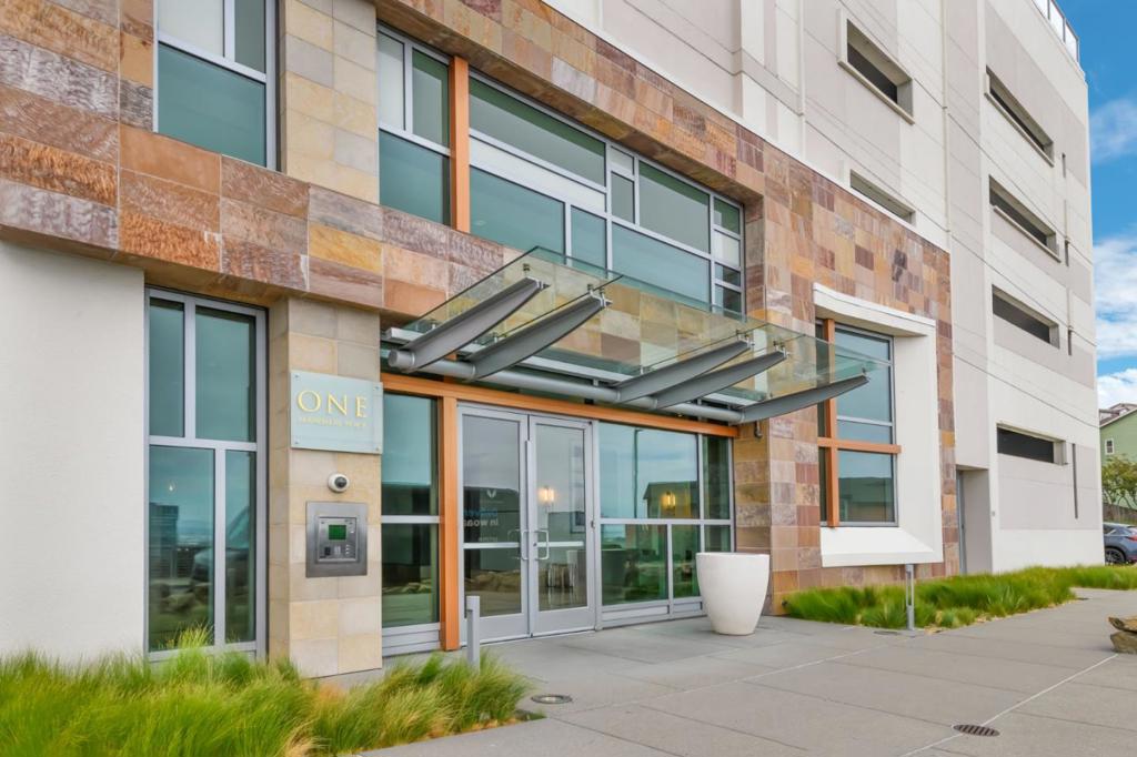 1 Mandalay Place 805
