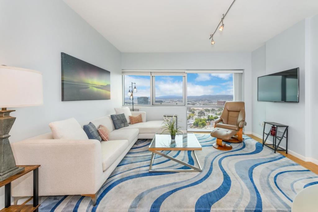 1 Mandalay Place 805