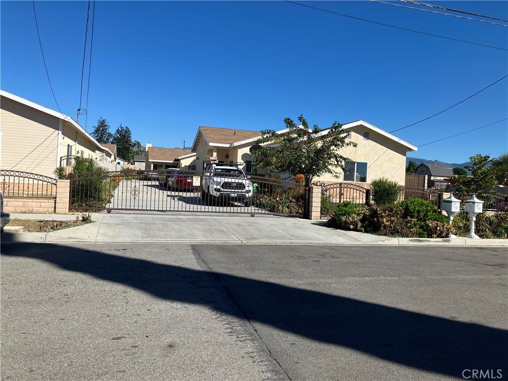 Photo of 17548 Court Street, Fontana, CA 92336 (MLS # WS25244734)
