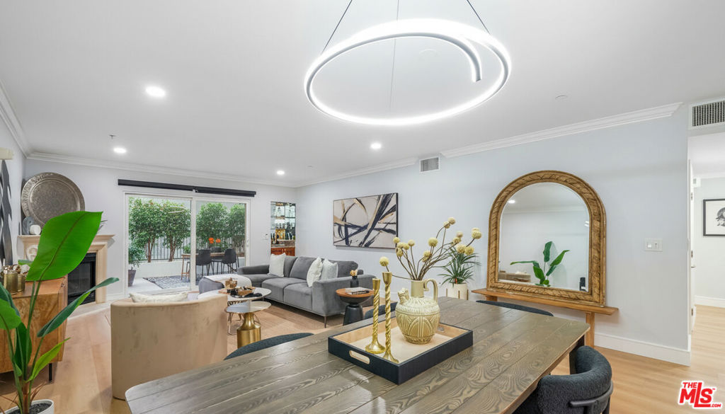 1878 Greenfield Avenue 104