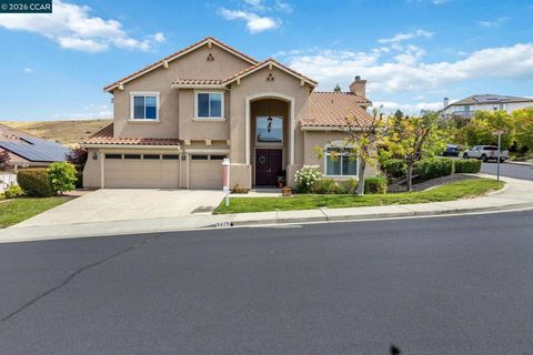 Photo of 5375 Fernbank Dr, Concord, CA 94521 (MLS # 41131178)