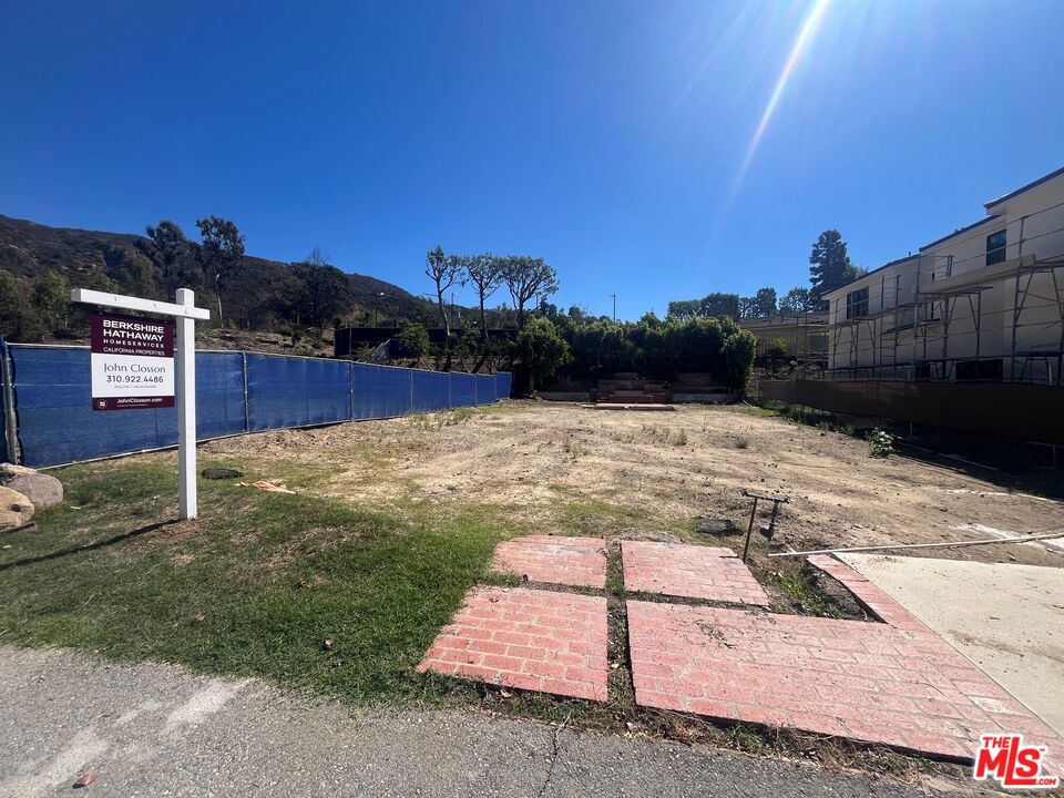 17241 Avenida De La Herradura