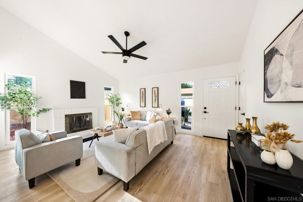 10031 Nuerto Ln