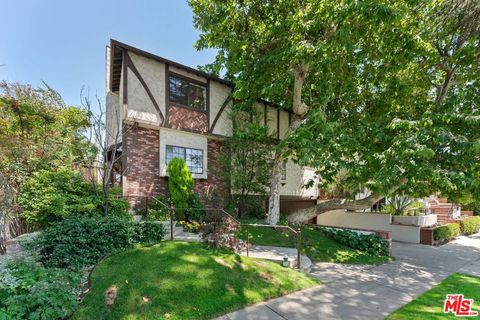 Photo of 821 14th Street #1, Santa Monica, CA 90403 (MLS # 26829443)