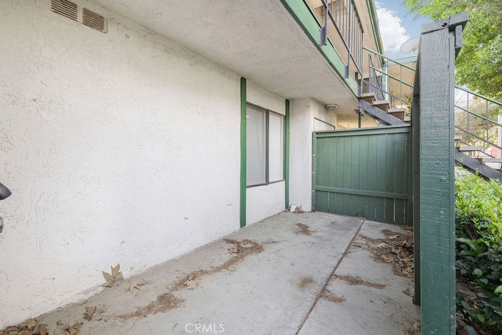 1735 E Washington F14 F14