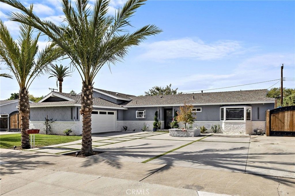 Photo of 2152 N Cleveland Street, Orange, CA 92865 (MLS # OC25244468)