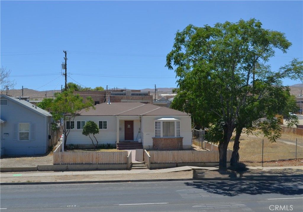 Photo of 415 Kern St, Taft, CA 93268 (MLS # SR25267182)
