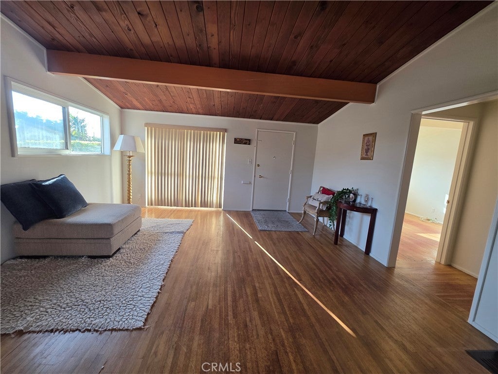 1560 W 179th