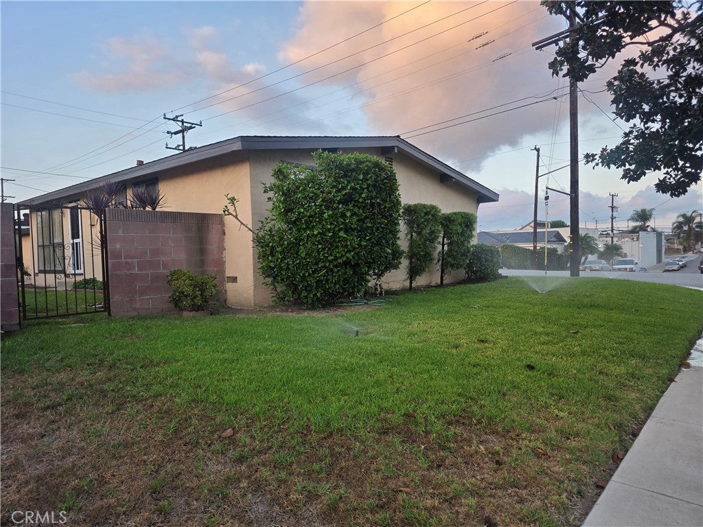 1560 W 179th
