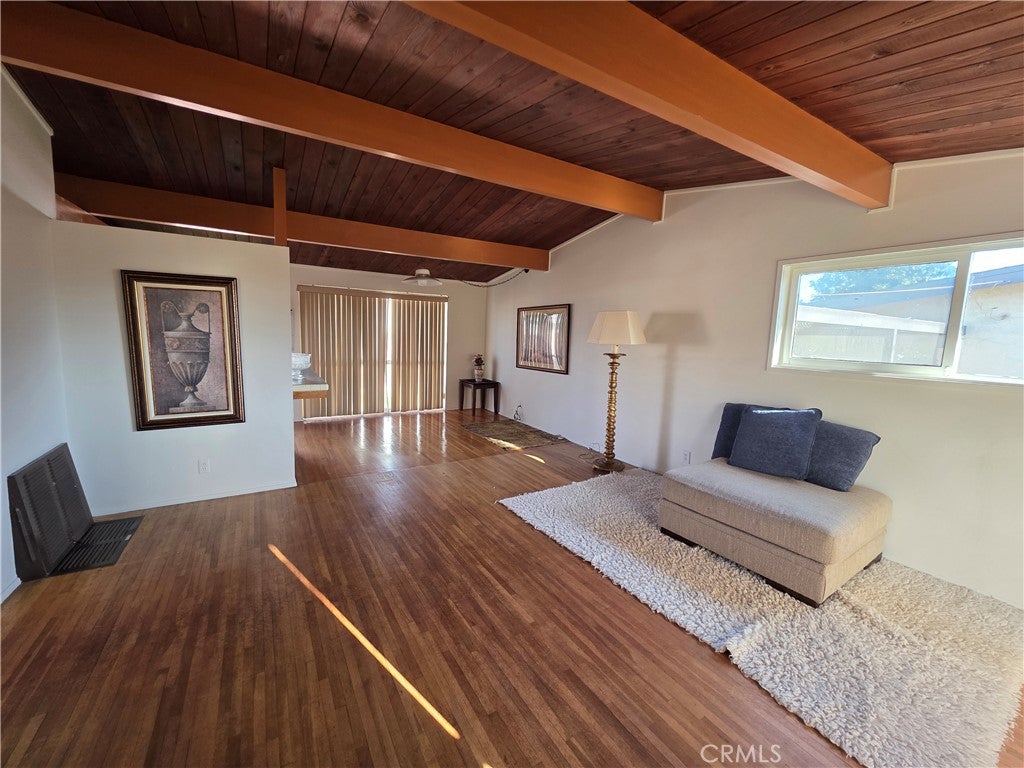 1560 W 179th
