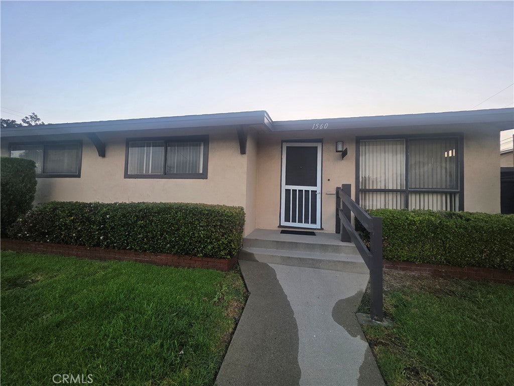 1560 W 179th