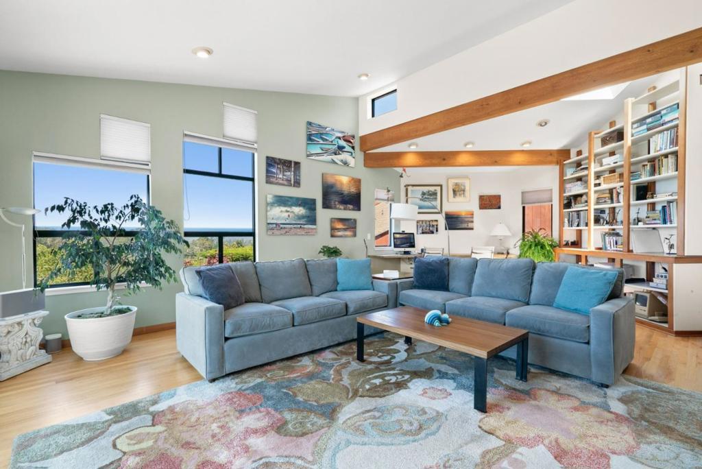 442 Vista Del Mar Drive