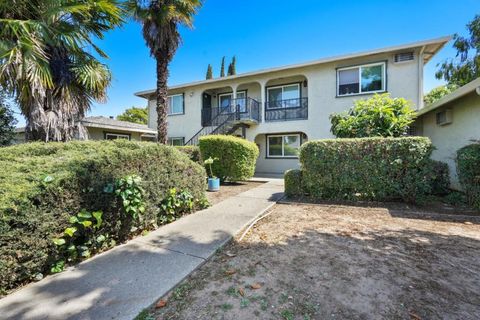 Photo of 88 W 9th Street, Gilroy, CA 95020 (MLS # ML82047288)