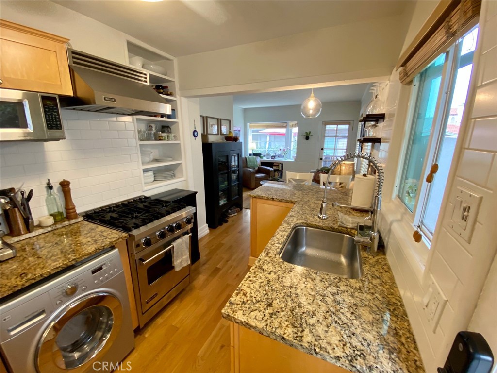 319 Bayview Dr