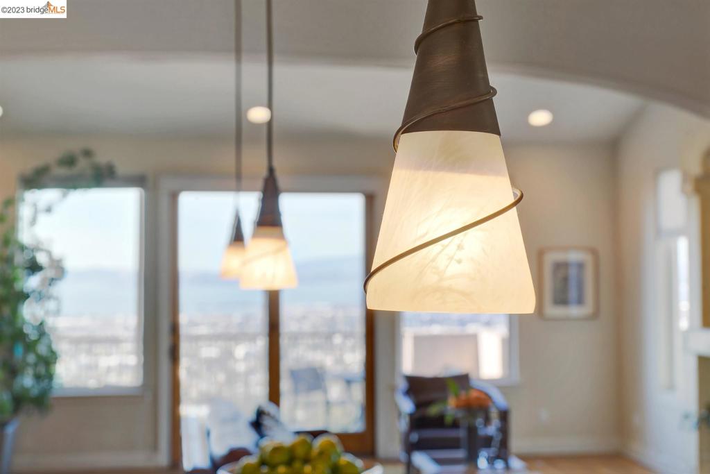 CLAREMONT HILLS - Residential