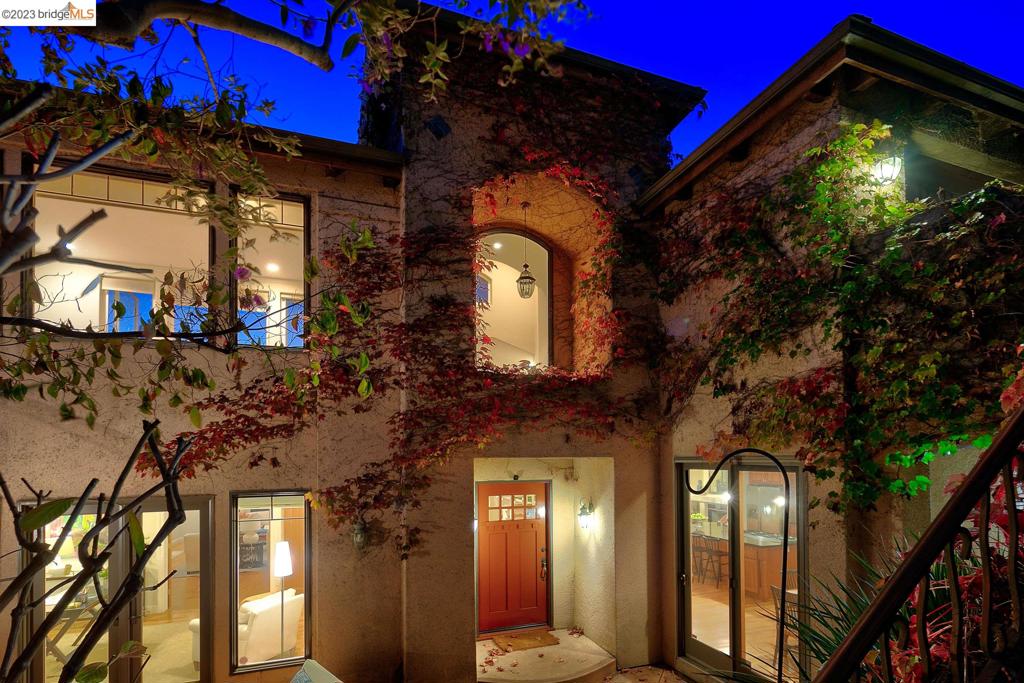 CLAREMONT HILLS - Residential